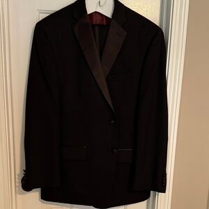 Madison Black Tuxedo EUC
